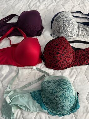 Women’s Lace Push-Up Bra in Red, Burgundy, White, Teal & Mint - Unbranded Set